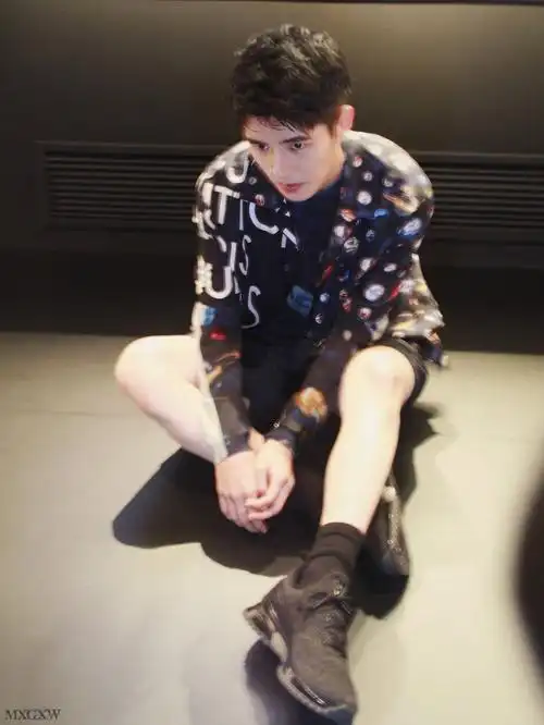 刘昊然 壁纸 背景 头像 锁屏