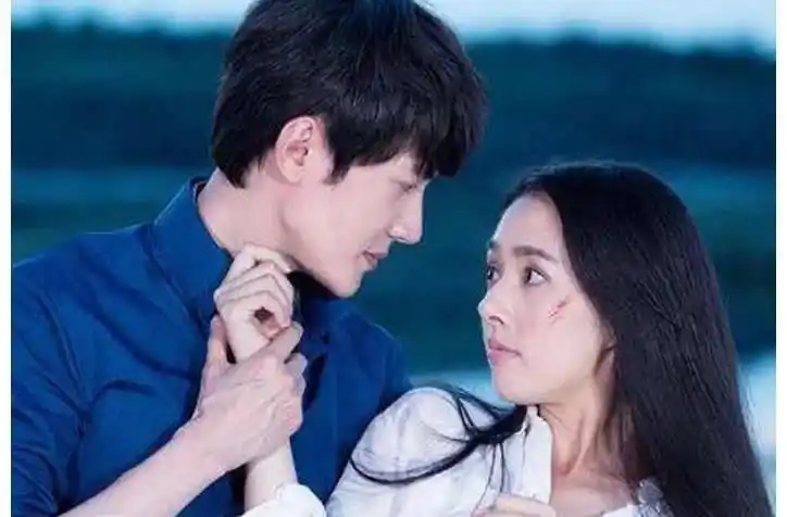 郭碧婷冯绍峰夜宿三天三夜未出门,父母照顾吃喝,赵丽颖成笑话!