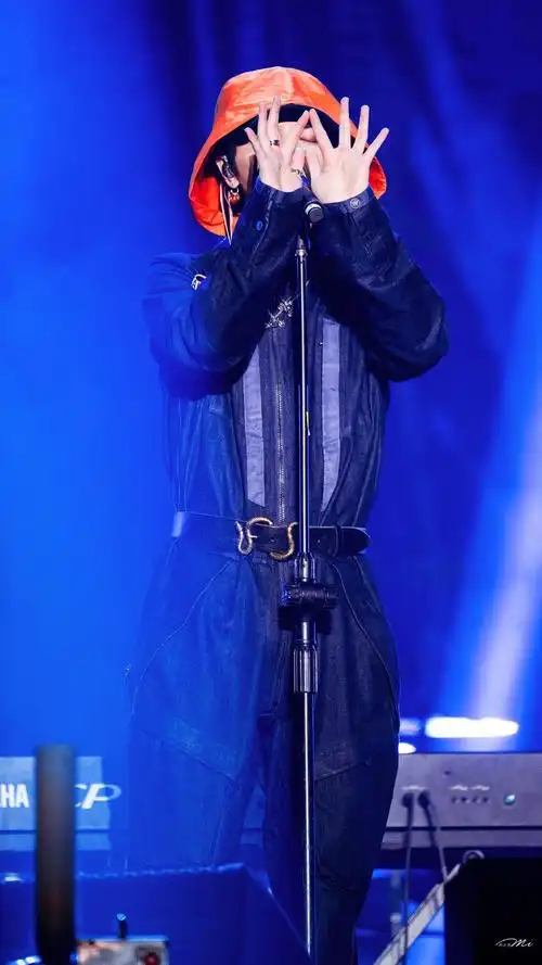 谁有华晨宇专用比心图啊啊?求图告急? - 知乎