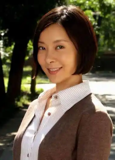 影视演员——柯蓝(本名钟好好,爷爷是新中国第一代上将钟期光)