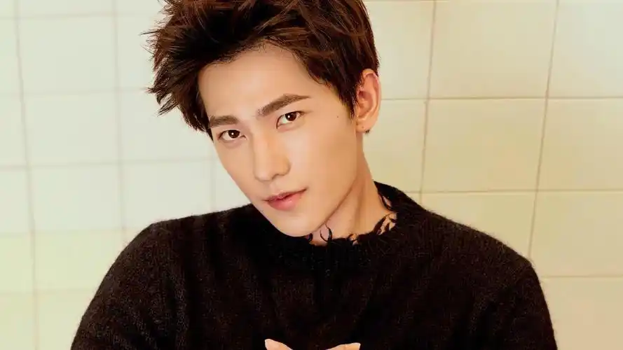杨洋明星风尚壁纸19
