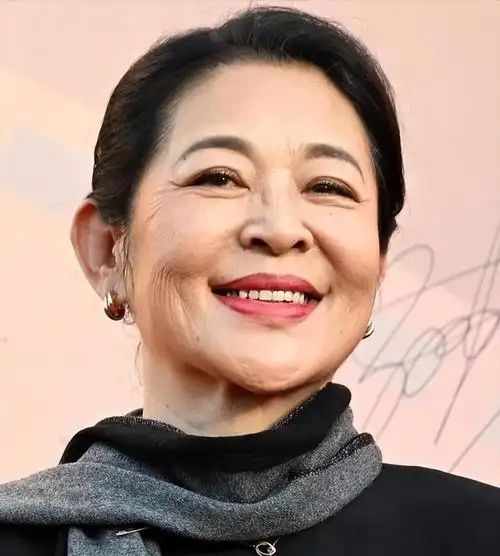 收手吧倪萍别再侮辱观众智商了64岁演刘姥姥雷人又无脑