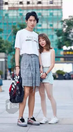 忽然有对情侣进入了我的视野,没错就是最萌身高差的这对啦,虽然很害怕