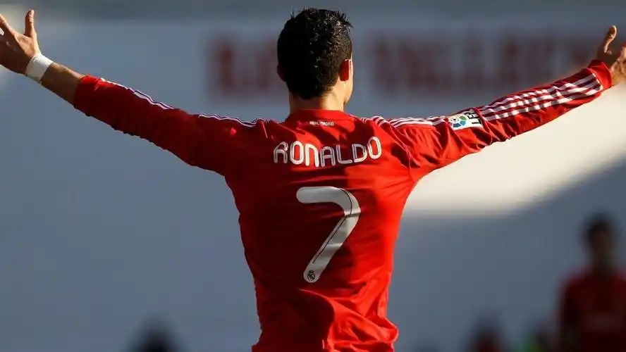 克里斯蒂亚诺99罗纳尔多球星壁纸