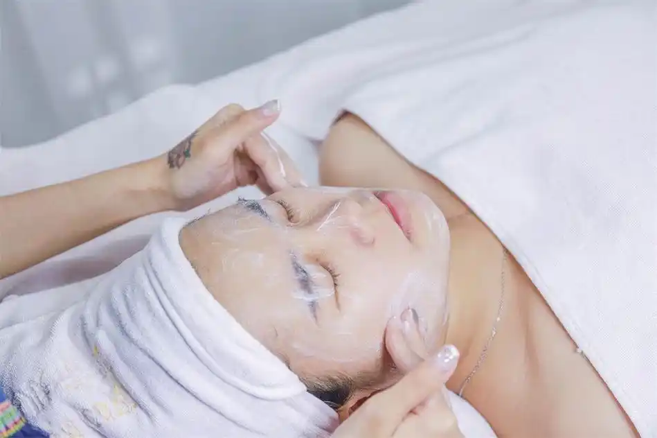 怎么进行面部护理,改善皮肤质地,水光针的效果如何?