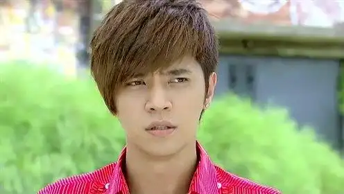 海派甜心:宝茱想让薛海帮忙找达浪,还涂鸦他的画像,薛海看哭了