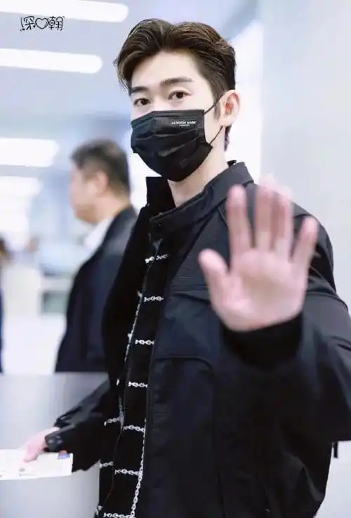 但实际上,刘涛和张翰空降的消息传出后,遭到了大量节目粉的抵制,显然