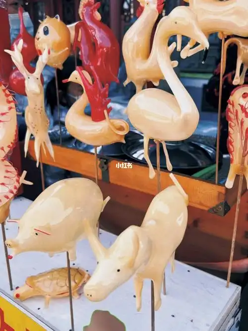 天津文化聚集地了,走进古文化街,最先抓住眼球的就是各式各样的小吃了