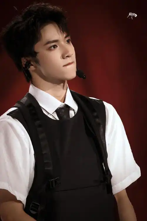 刘耀文 超绝少年气##刘耀文剪短发了