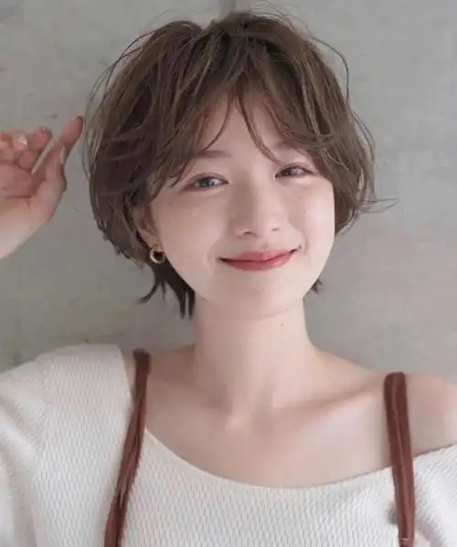 造型烫 #减龄发型  推荐一款可炒鸡减龄好看~短发圆脸发型 气垫