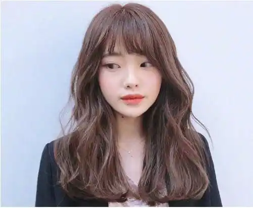 女生碎发刘海中长发烫发发型