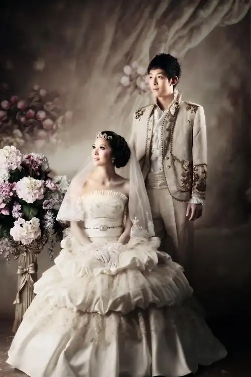 浪漫幸福的新郎新娘