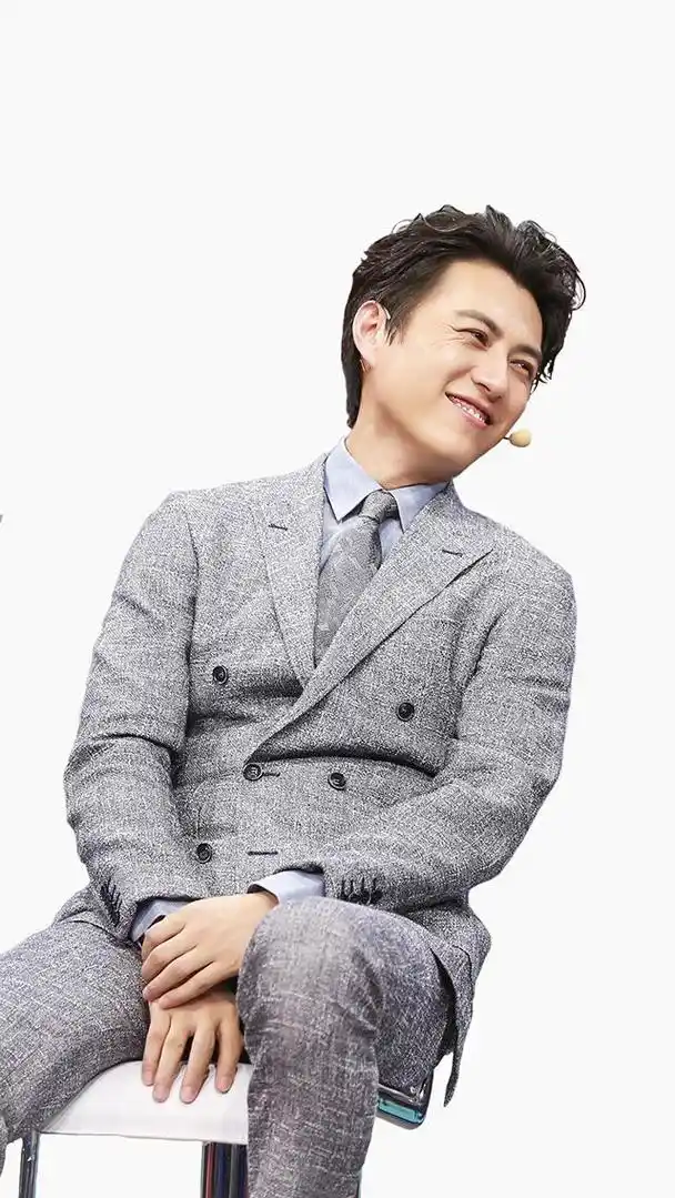 靳东近照头发花白引热议,不是他无法突破舒适圈,而是观众不愿意