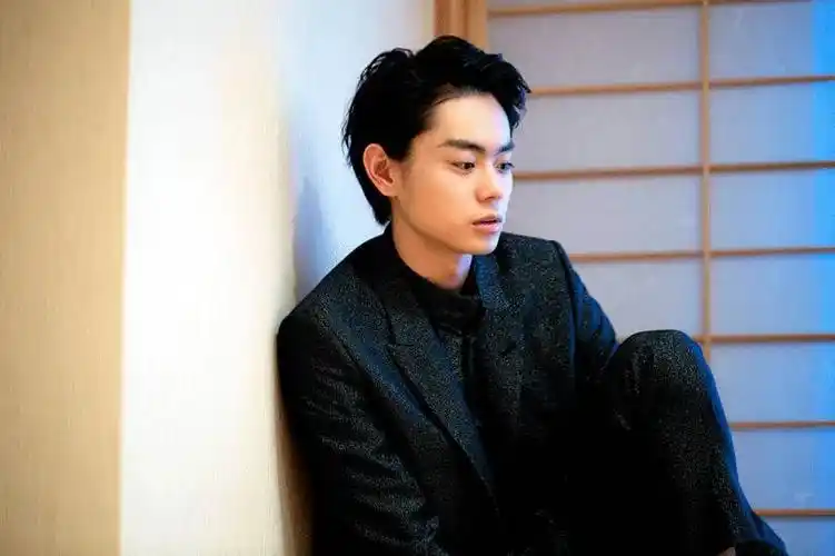 6710位比白敬亭还美的日本少年堪称日系穿搭的范本