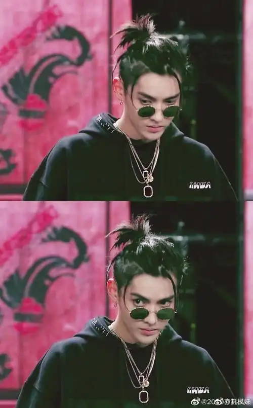 各式各款的丸子头小凡 妮更爱哪个小啾啾呢?