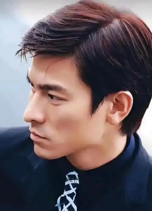 有钱有颜的大舅,一直嫌弃大舅妈,当她瘫痪后,他做出一