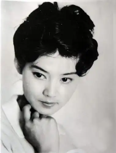 潘虹:80年代名气响过刘晓庆,优雅一生却难忘前夫,自称不是好女人>