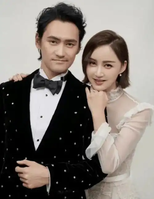 袁弘七周年婚纪收巨型绿植,张歆艺送礼寓意深,夫妻恩爱引人羡