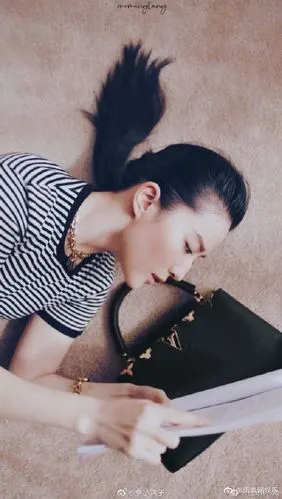 刘亦菲背头造型广告大片曝光,"神仙姐姐"酷飒"挑战"现代版mulan - 上