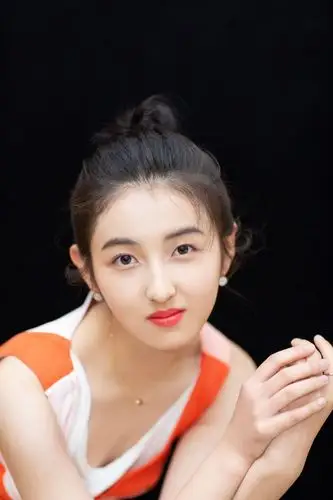 年仅十八岁就出道十三年,作品样样拿得出手:张子枫的开挂人生!