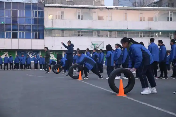 2019年阳泉二中阳光体育冬季系列活动圆满结束