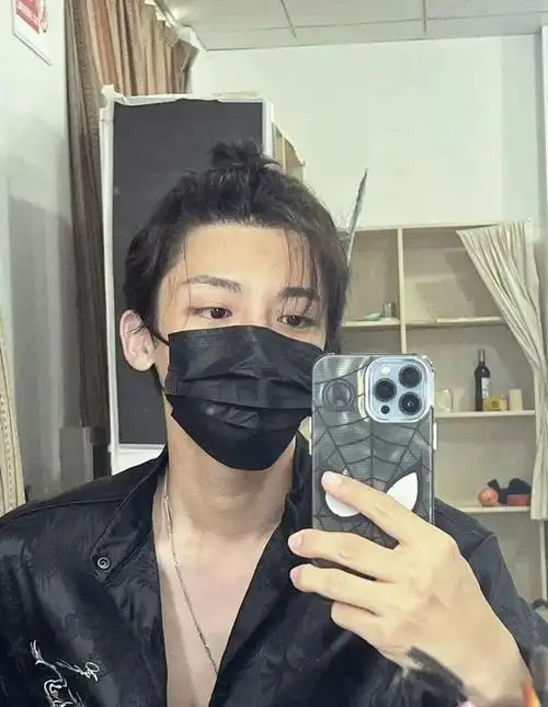 当男生开始扎小揪揪|发型|墨镜|丸子头|麻花辫|小辫子_网易订阅