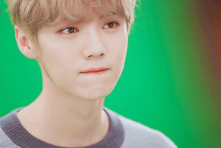 来看看可爱奶萌鹿三岁～ 鹿晗真的是逆生长吧