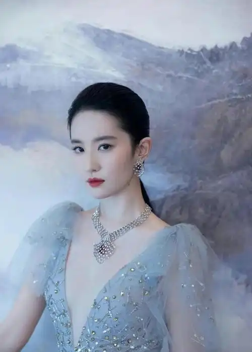 皙活:惊为天人,刘亦菲的神仙颜值,让各类小说女主从此有了脸!