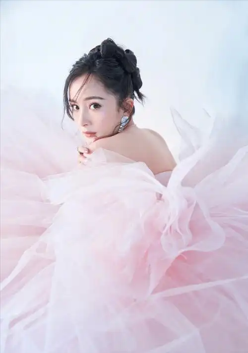 改掉驼背的杨幂,终于有"大花"的样子了_气质_问题_体态