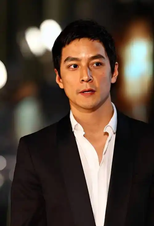 吴彦祖发文曝传奇家世,爷爷是上海滩大佬,创办中国首家奶粉公司