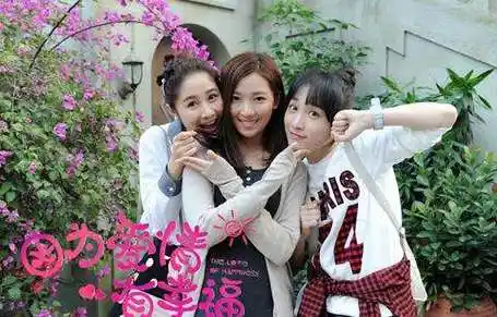 8,《幸福最晴天》该剧由贺军翔,张钧甯,李易峰,李金铭等明星主演,该剧