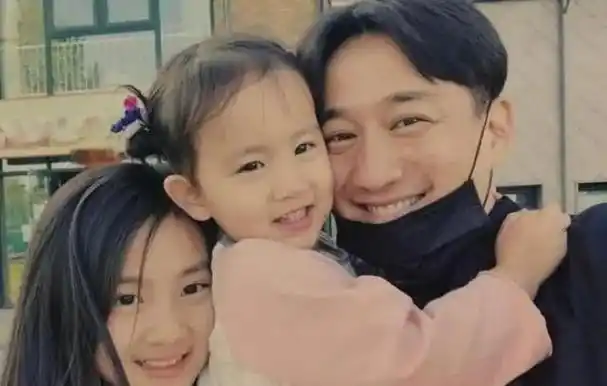 有种"虚伪"叫黄磊,看人下菜碟,表面正直痴情,背地玩得很花