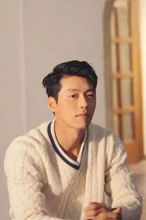 男神不会老!37岁玄彬穿波点睡衣拍大片,优雅绅士俊朗范不减当年