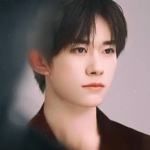 饭修易烊千玺神仙图照合集 矜贵儒雅的秋日少年