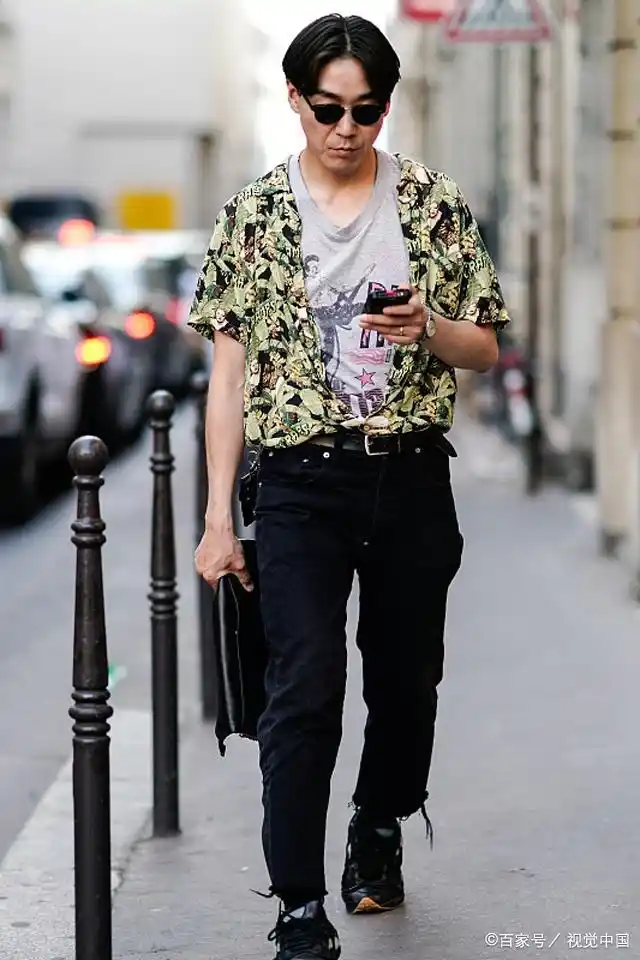 街拍:男士穿衣不够型?那是因为你不会穿搭