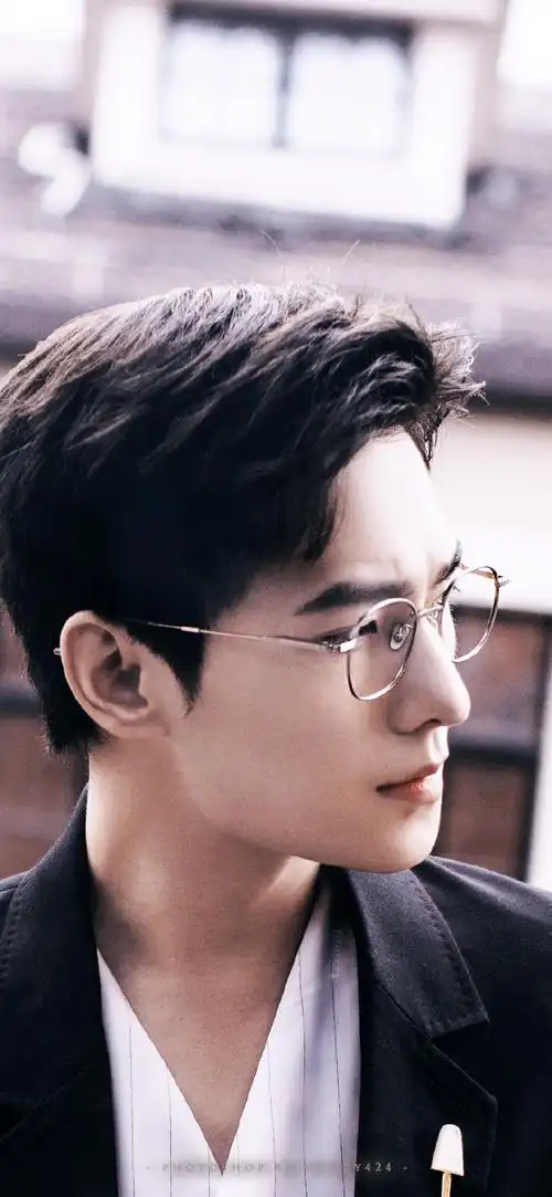 杨洋金丝眼镜杀##杨洋你是我的荣耀##杨洋七夕男友造型