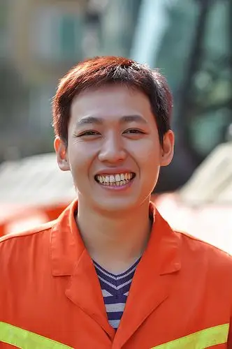 标题:收集同事笑脸撑亚运