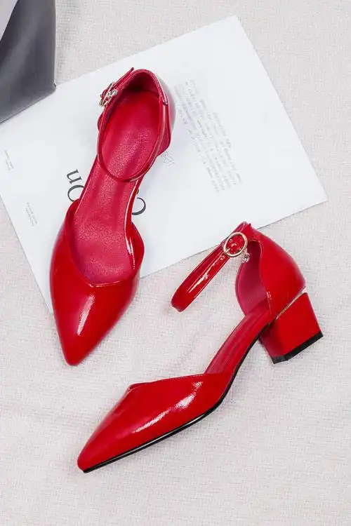 2019新款百搭小码32 33女鞋一字扣带中空单鞋女尖头红色高跟婚鞋粗跟
