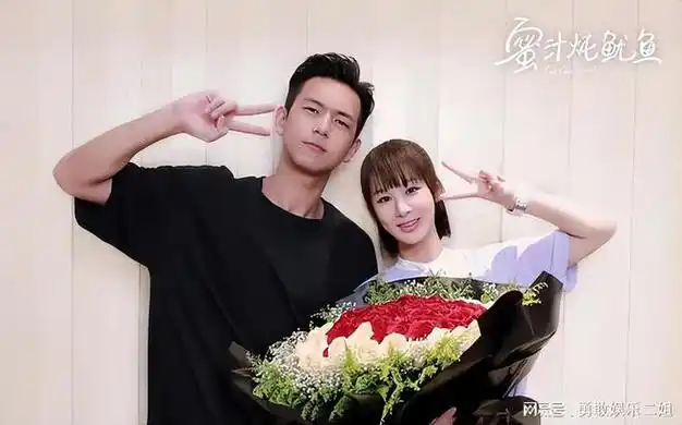 《国色芳华》引热议,李现粉丝不满配杨紫,团队辟谣|王一博|杨紫生日