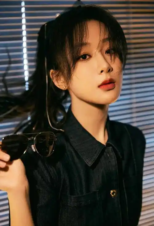 杨紫写真造型合集:温柔甜美,玲珑可爱