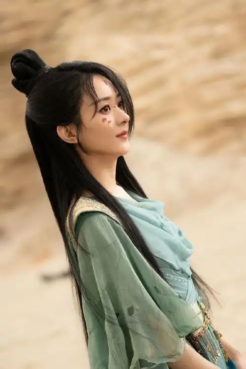 赵丽颖沈璃战损剧照