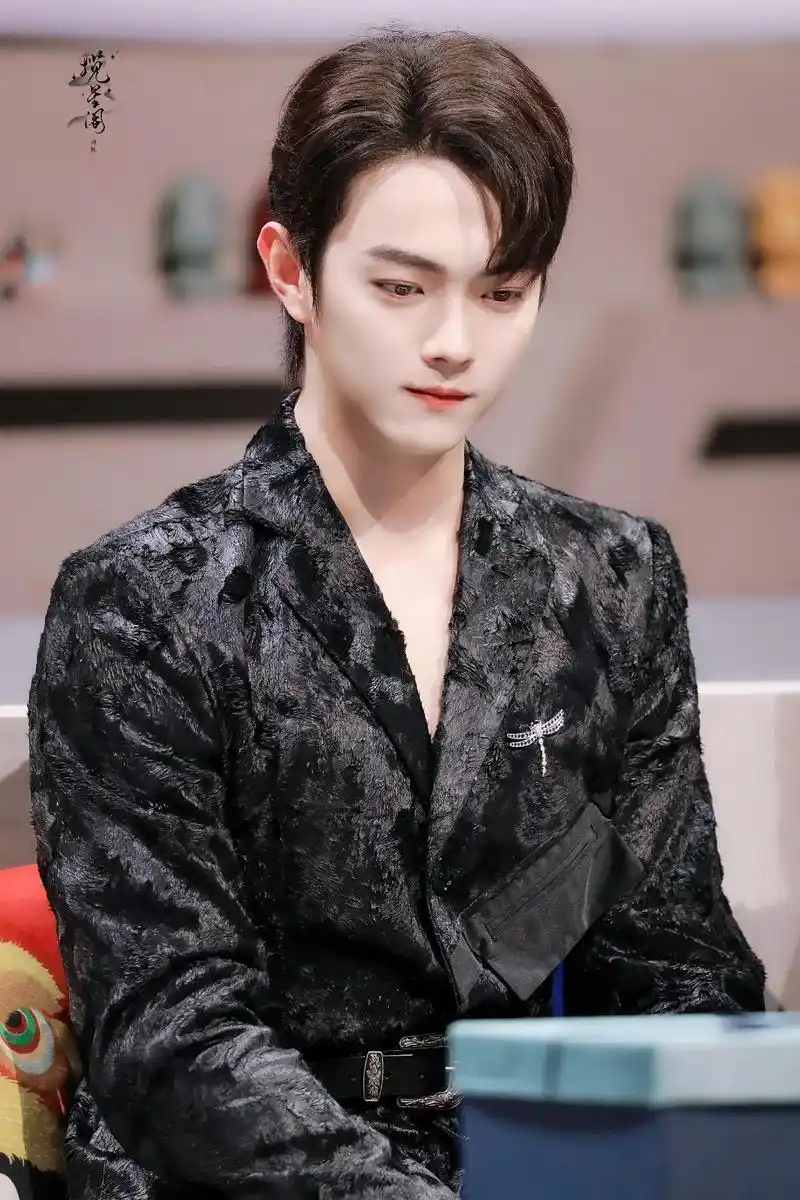 许凯 #许凯soso #许凯盛世美颜 这组图好绝啊啊啊啊!