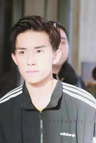 随处可见关于易烊千玺的新闻都是上万的阅读,甚至千玺发一个微