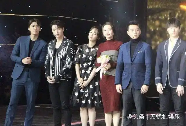 答案是"有",张艺兴和杨紫在电视的《我要上舞台》也同台过.