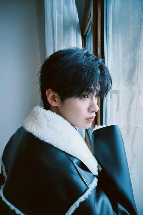 黄明昊超话#极限挑战第十季x官宣#冷酷又迷人的特工黄明昊@jjjustin