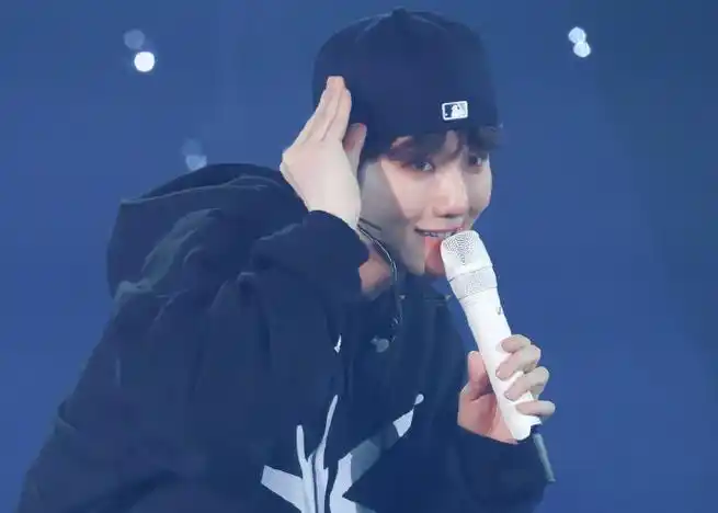 边伯贤#bbh bbx  240317【___l24/angel_padexo/chany0499/cloud_dda