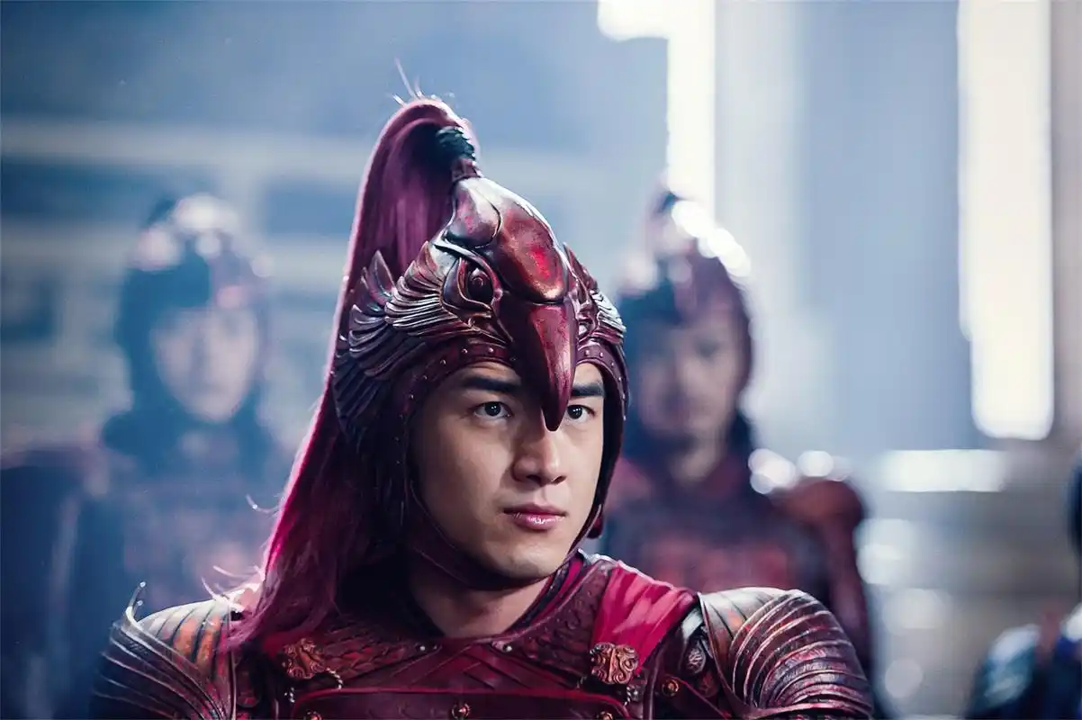 《长城》林更新造型被调侃像小龙虾 饰演陈将军被饕餮杀死_电影资讯