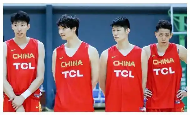 易建联退役,三人有望组成新三大移动长城