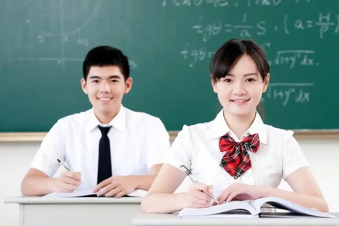 案件回顾:代驾像前男友,路虎女车主与其车内"激战"2小时