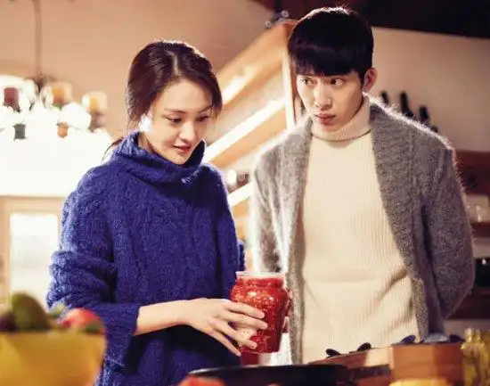 井柏然自曝"空窗多年"等恋爱 和郑爽拍吻戏嘴皮都磨烂了